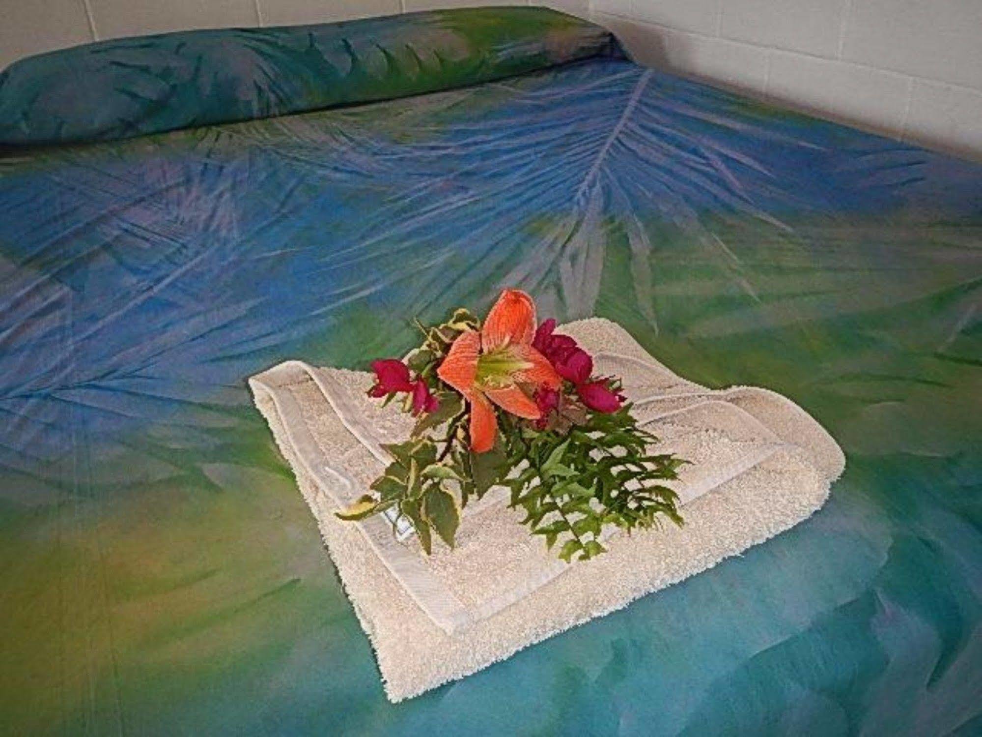 Reef Motel - Aitutaki Arutanga Dış mekan fotoğraf